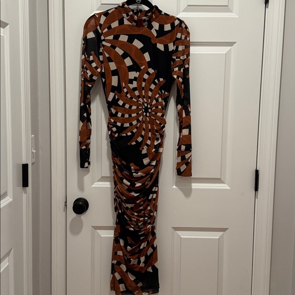 NWT Farm Rio Ruched Dress - Picture 2 of 15